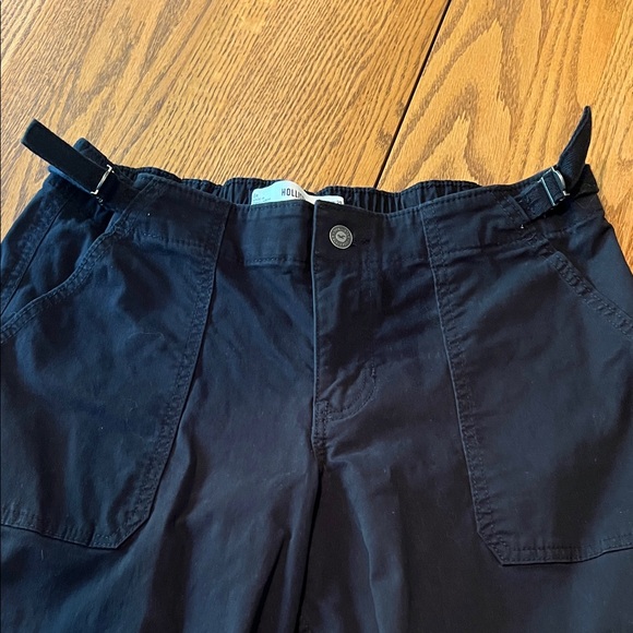 Hollister Low Rise Baggy Cargo Pants - Picture 4 of 9